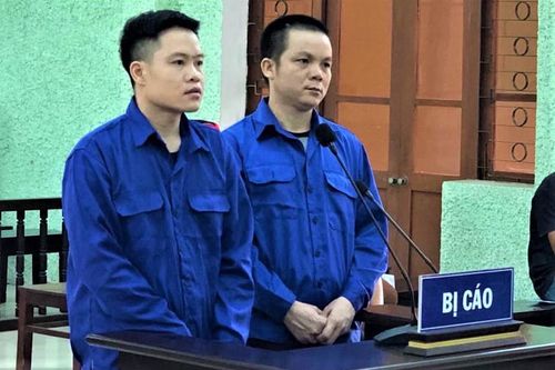 Lĩnh án tù vì đưa 19 người xuất cảnh trái phép