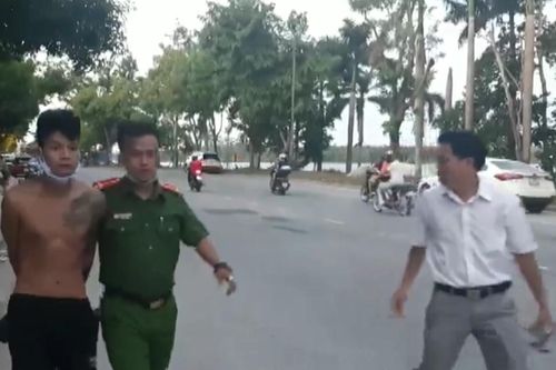 TP.Huế: Bắt nóng thanh niên dùng rựa chém bà nội tử vong