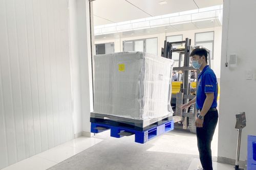 Thêm 921.400 liều vaccine AstraZeneca về Việt Nam