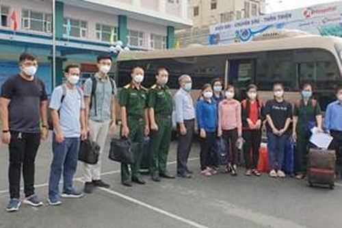 Nhiều bác sĩ đã nghỉ hưu tình nguyện lên đường chống dịch
