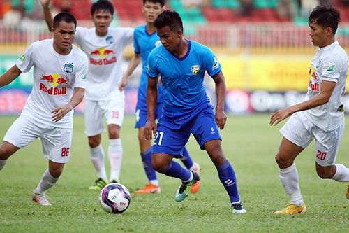 Nhiều đội bóng ở V.League chưa được tiêm vắc xin phòng Covid-19