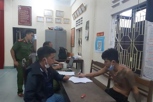 Huế: Bắt đối tượng loạn thần chém chết bà nội
