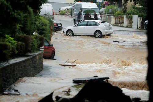 4 người chết, 30 người mất tích do mưa lớn và sập nhà ở Đức