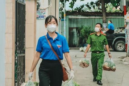 Yêu thương chia lửa với Sài Gòn ngày giãn cách