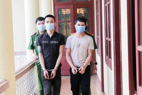 Bắt 3 đối tượng ném bom xăng vào nhà cán bộ công an