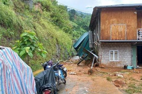 Sạt lở vì mưa lớn ở Hà Giang: 1 người tử vong