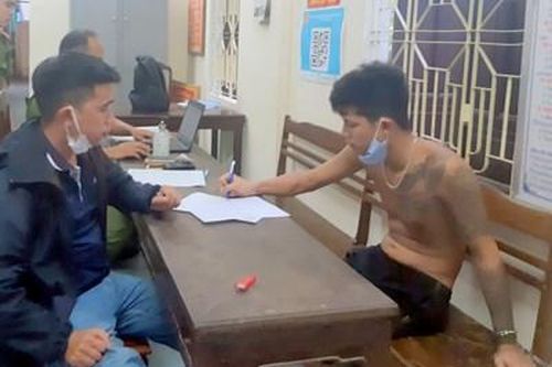 Nam thanh niên sát hại cụ bà trong cơn loạn thần