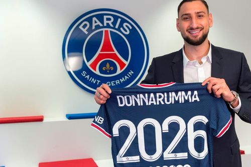 Nhà vô địch EURO Donnarumma chính thức gia nhập Paris Saint-Germain