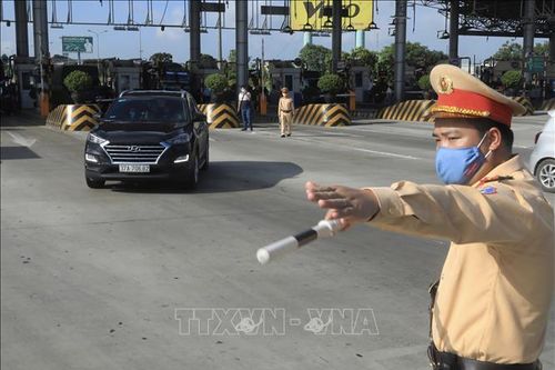 Không bảo đảm yêu cầu phòng dịch, hàng chục phương tiện không được vào Thủ đô
