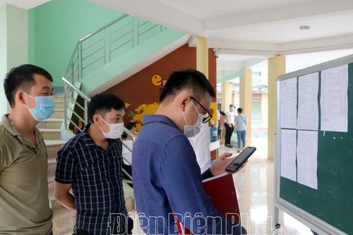 90 thí sinh dự thi tuyển công chức, viên chức khối Đảng, MTTQ và đoàn thể
