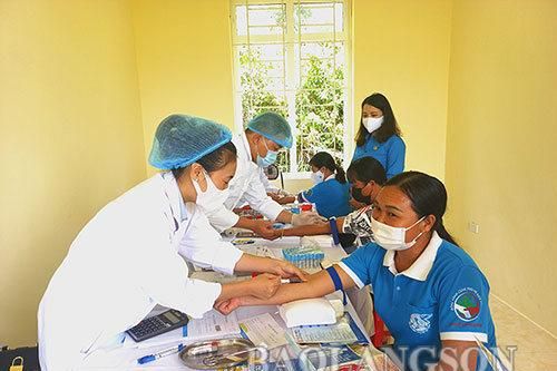 200 phụ nữ vùng biên được khám sức khỏe, phát thuốc miễn phíTin khácSáng mãi ngọn lửa thanh niên xung phongGia đình nhiều thế hệ: Lưu giữ, phát huy các giá trị văn hóa truyền thống