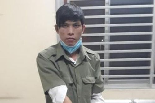 Giả bảo vệ dân phố để ra đường mua... ma túy
