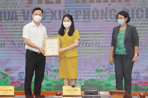 Hà Nội tiếp nhận hơn 2,3 tỷ đồng ủng hộ mua vắc xin phòng dịch Covid-19