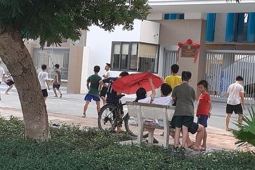 Hà Nội - người dân còn chủ quan với dịch COVID-19