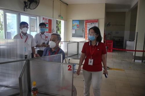 Bộ Y tế kiểm tra doanh nghiệp vừa chống dịch vừa sản xuất sẽ đảm bảo ăn, ở như thế nào?