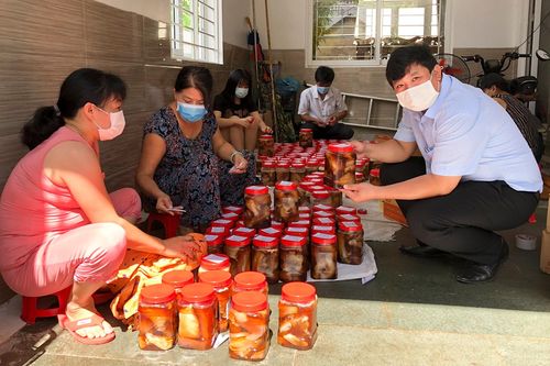 Hỗ trợ 2 tỷ cho người dân Quảng Ngãi ở vùng dịch TP.HCM