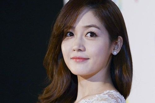 Sung Yuri mang song thai ở tuổi 40