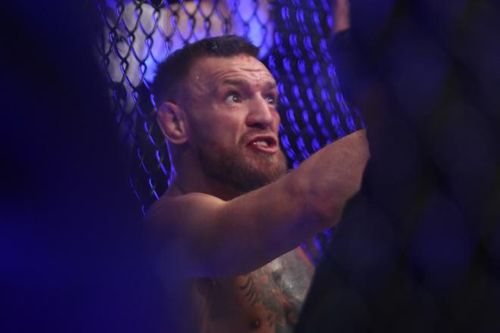 McGregor bị đau trước khi so tài với Poirier