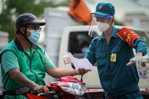 TP.HCM xử phạt gần 15 tỷ đồng sau 8 ngày áp dụng Chỉ thị 16
