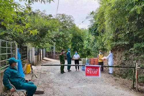 Nghệ An: Bản Chằm Puông những ngày 'giông tố' phòng, chống dịch Covid 19