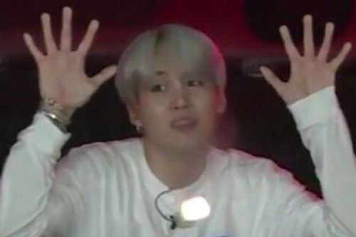 'Ám ảnh kinh hoàng' thời BTS ở chung 1 phòng