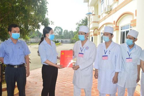 Hỗ trợ người dân Quảng Ngãi tại TP Hồ Chí Minh gặp khó khăn do dịch