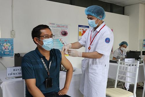 Bắc Ninh phấn đấu hơn 70% dân số được tiêm phòng Covid-19 sau quý I năm 2022