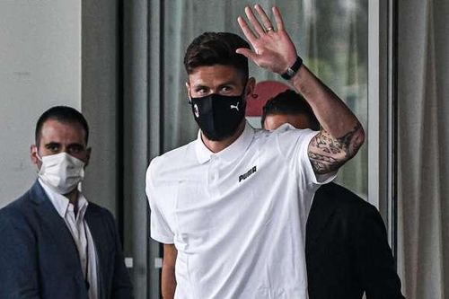 Giroud sang AC Milan kiểm tra y tế