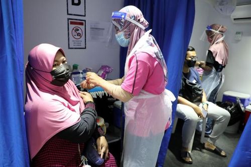 Malaysia ngừng sử dụng vắc xin Sinovac sau khi nguồn cung kết thúc