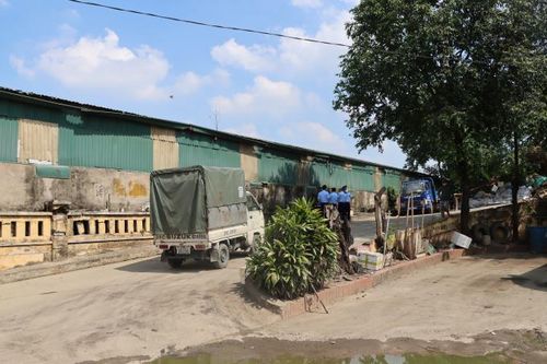 Hỏa thiêu số hàng đông trùng hạ thảo Tây Tạng nhập lậu lớn nhất từ trước đến nay