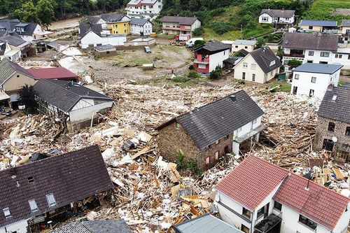 Nhiều quốc gia châu Âu tan hoang trong nước lũ