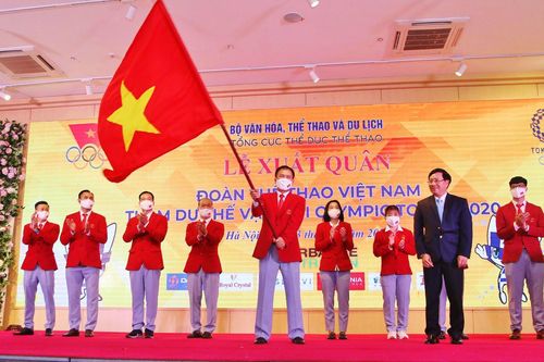Hoàng Xuân Vinh bắn phát súng mở màn