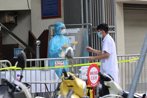 Hà Nội tạm thời phong tỏa tòa nhà Vietinbank 25 Lý Thường Kiệt vì COVID-19