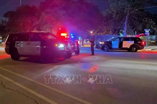 Nổ súng ở Texas, nhiều cảnh sát thương vong