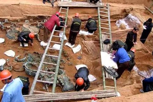 Ngôi mộ bị trộm vô số lần trong 2.000 năm nhưng các chuyên gia vẫn tìm thấy nhiều bảo vật nhờ thiết kế bí mật này