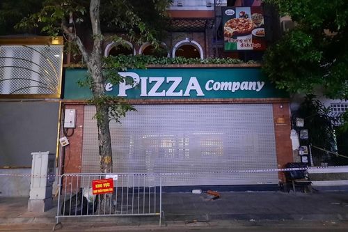 Tạm thời phong tỏa quán pizza ở Hà Nội, nơi đầu bếp kiêm shipper dương tính với SARS-CoV-2
