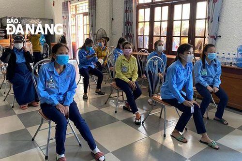 Cách ly tập trung hơn 300 F1 công nhân Công ty TNHH điện tử Việt Hoa