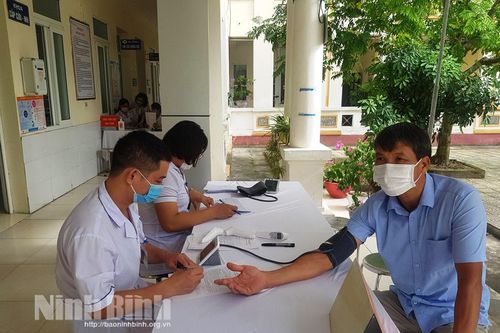 Tổ chức xét nghiệm phát hiện nhiễm SARS-COV-2 cho các đối tượng nguy cơ trên địa bàn tỉnh Ninh Bình