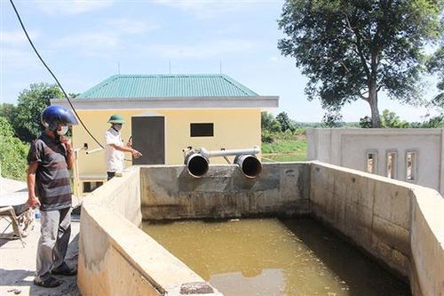Sông Hiếu nhiễm mặn gây khó khăn cho việc cấp nước tưới
