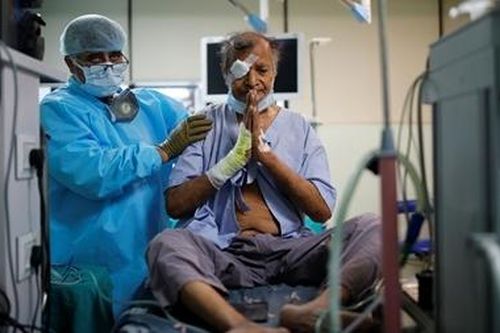Cơn đau kỳ lạ: Nỗi ám ảnh 'nấm đen'
