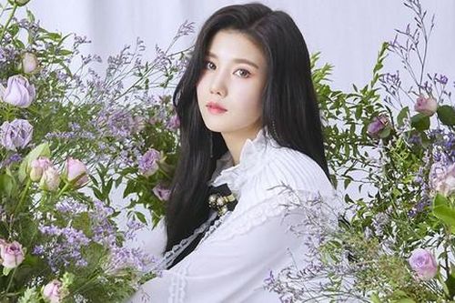 Trái với suy đoán của fan, trưởng nhóm IZ*ONE lựa chọn con đường solo sau khi nhóm tan rã