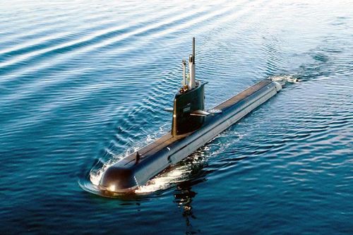 Chiếc tàu ngầm bé nhỏ đánh bại hạm đội tàu sân bay Mỹ vào năm 2005