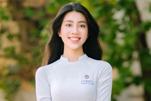 Nữ sinh 16 tuổi cao 1,74 m từng bị trêu chọc ngoại hình