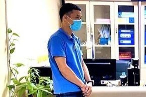 Cán bộ cửa khẩu làm giả giấy tờ, thu lợi bất chính hơn 400 triệu