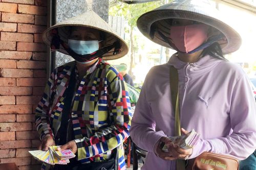 4 tỉnh, thành hỗ trợ người bán vé số chịu ảnh hưởng bởi dịch