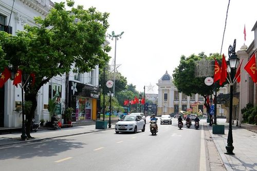 Hà Nội tiếp tục nóng bức, chiều tối mưa rào và rải rác có dông