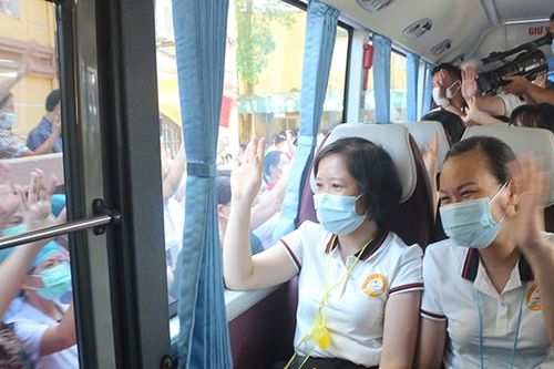 Hơn 4.000 nhân viên y tế hỗ trợ TP. Hồ Chí Minh chống dịch