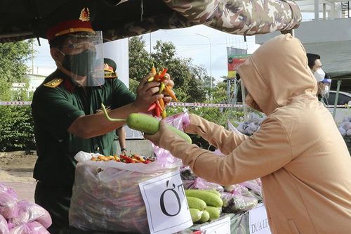 'Phiên chợ 0 đồng' đến với nhân dân biên giới