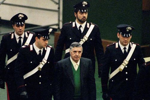 Sự tàn bạo của 'bố già' khét tiếng mafia Italy, thủ tiêu cả thẩm phán