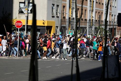 Bạo loạn tại Nam Phi: Tổng thống Cyril Ramaphosa tuyên bố trừng trị thích đáng thủ phạm gây bạo động